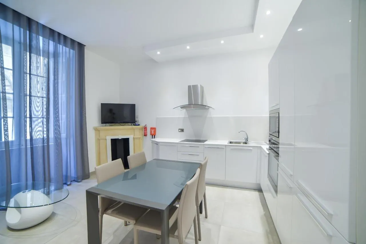 Ca2- City Central Apartment 2 Флориана 0*,